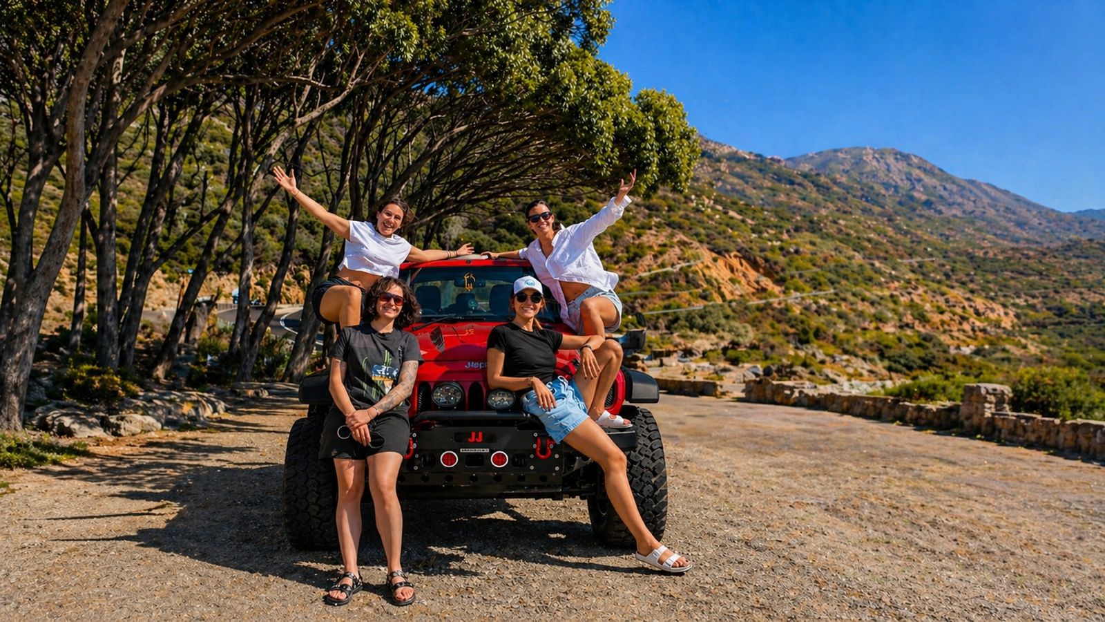 Guests with red Jeep on a Cape Town route